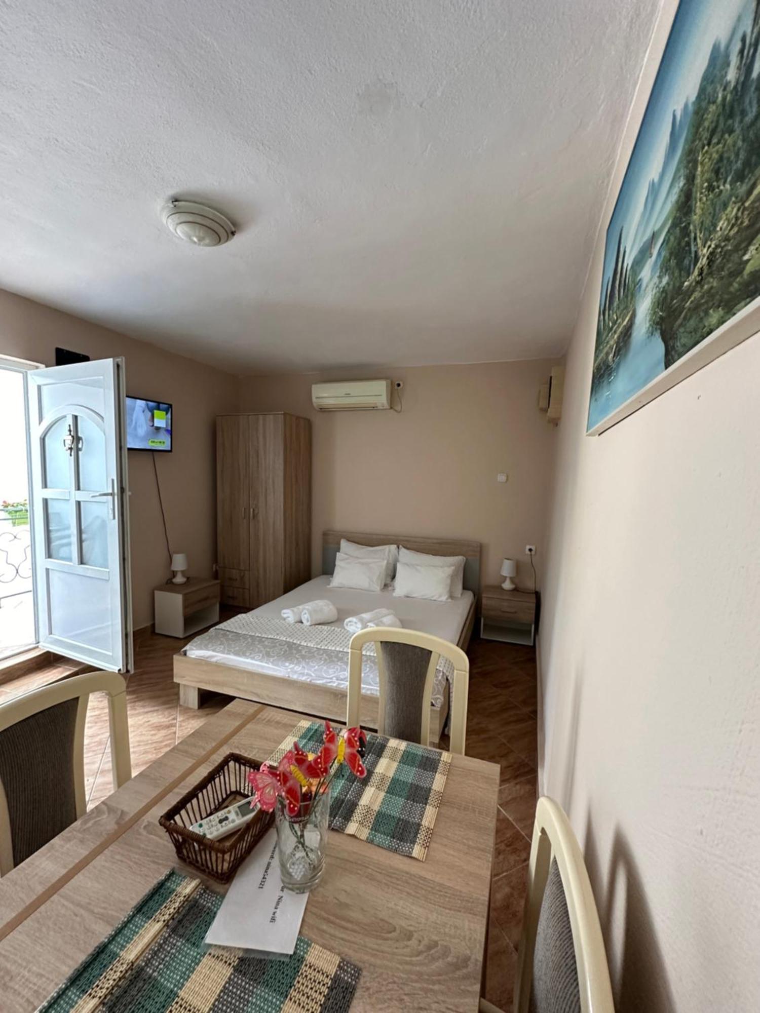 Apartman Nina Risan Extérieur photo